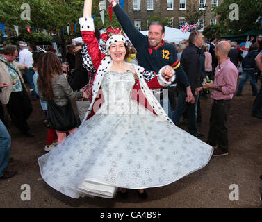Over 500 people enjoying the Bank Holiday Street Party celebrating the Diamond Jubilee weekend in Kennington South London 4.June Stock Photo