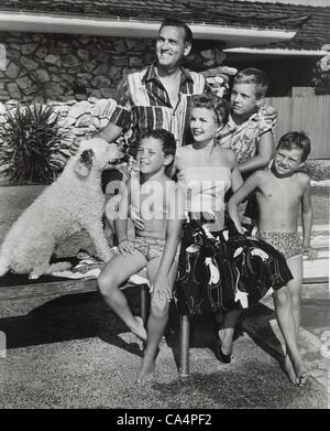 GALE STORM  with husband Lee Bonnell , sons Phillip Bonnell  , Peter Bonnell  , Paul Bonnell.AKA Josephine Owaissa Cottle.Supplied by   Photos inc.(Credit Image: Â© Supplied By Globe Photos Inc/Globe Photos/ZUMAPRESS.com) Stock Photo