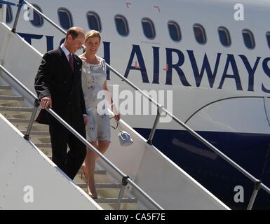 11/06/2012. Gibraltar. Queen Elizabeth II youngest son, Prince Edward and his wife Sophie land in Gibraltar as part of the Diamond Jubilee Royal Tour. A passionate British Gibraltar has welcomed the Earl and Countess of Wessex on a visit which highlights how proud Gibraltarian's are to be British.  Stock Photo