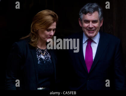 London, UK. 11th June 2012. (Pictured) Former Prime Minister Gordon Brown and wife Sarah Brown leave the Leveson Inquiry today at the Royal Court of Justice. Gordon Brown was giving evidence to the inquiry into press standards at the Leveson Inquiry. Stock Photo