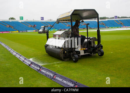 22/06/2012 Headingley England.  Ground staff clearing excess surface water during a rain delayed  Nat West Series international cricket 3rd one day match between England and the West Indies at the Headingley Carnigie Ground. Stock Photo