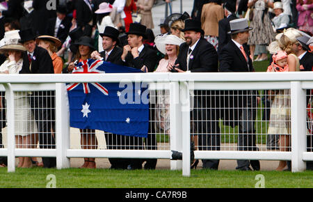 23.06.12 Ascot, Windsor, ENGLAND: Fans from Australia who were there to see the winning of The Diamond Jubilee Stakes with Black Caviar during Royal Ascot Festival at Ascot racecourse on June 23, 2012 in Ascot, England Stock Photo