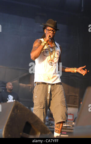 June 20, 2012 - Raleigh, North Carolina, U.S. - Rap artist 2CHAINZ performing at the Time Warner Cable Music Pavilion located in Raleigh as part of the Club Paradise Tour (Credit Image: © Tina Fultz/ZUMAPRESS.com) Stock Photo
