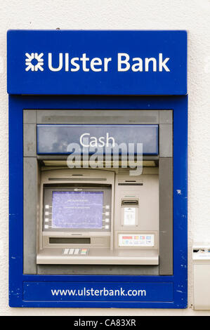 Newtownabbey, 25/06/2012 - Ulster Bank ATM cash machine displays message that it is temporarily out of service, as the bank continues to experience technical difficulties with customers unable to access funds, have funds paid into accounts, or access on-line services Stock Photo