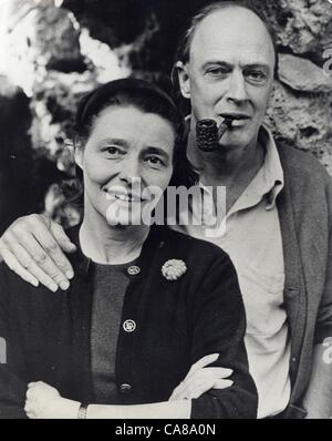 PATRICIA NEAL with husband Roald Dahl in Hollywood 1960's.Supplied by ...