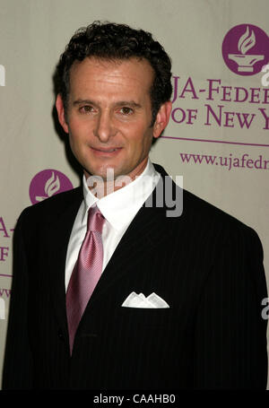 Jun 18, 2003; New York, NY, USA; President & CEO RCA Music Group CHARLES GOLDSTUCK @ UJA-Federation of New York's Music Visionary Awards held @The Pierre Hotel. Stock Photo