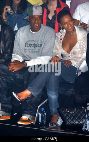 Musicians JAY-Z and BEYONCE KNOWLES at the Rosa Cha Spring 2004 Fashion ...