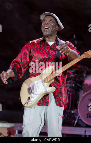 Aug. 25, 2010 - Morrison, Colorado, U.S. - Legendary Blues guitarist and singer, and Rock and Roll Hall of Fame inductee, BUDDY GUY performs during the B.B. King Blues Festival at Red Rocks Amphitheater. (Credit Image: © Don Senia Murray/ZUMApress.com) Stock Photo