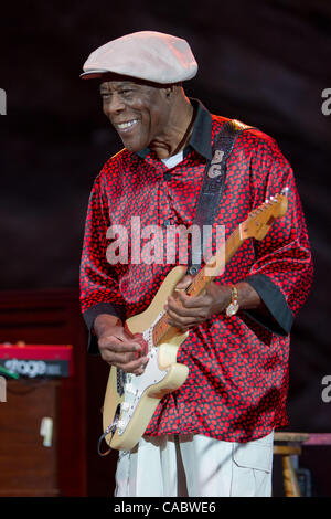 Aug. 25, 2010 - Morrison, Colorado, U.S. - Legendary Blues guitarist and singer, and Rock and Roll Hall of Fame inductee, BUDDY GUY performs during the B.B. King Blues Festival at Red Rocks Amphitheater. (Credit Image: © Don Senia Murray/ZUMApress.com) Stock Photo