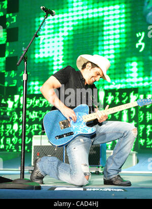 Aug 28, 2010 - Raleigh, North Carolina USA Country singer BRAD PAISLEY performs during his H2O World Tour at the Time Warner Cable Music Pavillion in Raleigh. (copyright Tina Fultz) Stock Photo