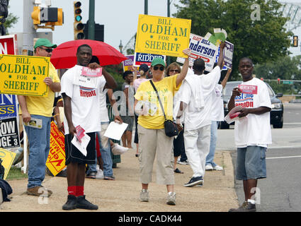 July 16, 2010 - Memphis, TN, U.S. - 16 July 10-Campaign workers lobby for their candidates outside the Election Commission on Poplar Friday morning. Early voting began at 10am Friday at the commission. Early voting expands to satellite sites on Monday and continues through the end of the month. Elec Stock Photo