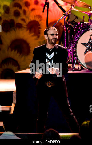 Aug. 07, 2010 - Los Angeles, CA, USA - RINGO STARR and his 2010 All-Starr Band perform at the Greek Theatre. Stock Photo
