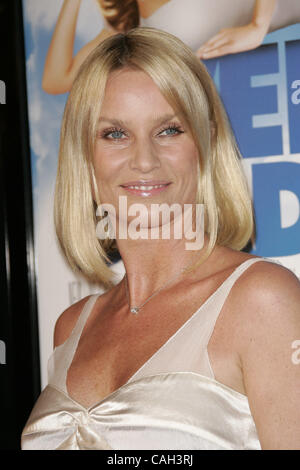 Nicollette Sheridan Los Angeles Premiere of "Star Trek" - Arrivals at