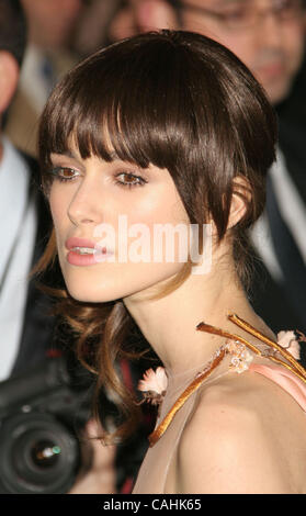 Dec 06, 2007; Hollywood, California, USA;  Actress KEIRA KNIGHTLEY  at the 'Atonement' Los Angeles Premiere held at The Academy of Motion Picture Arts and Sciences Mandatory Credit: Photo by Paul Fenton/ZUMA Press. (©) Copyright 2007 by Paul Fenton Stock Photo