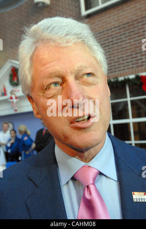 Dec. 8, 2007 - Charleston, South Carolina, USA - Former President BILL CLINTON tours the MUSC Childrens spending time with patients at the hospital after he hosted a healthcare roundtable speaking with hospital admistrative personal and medical doctors at the MUSC Childrens Hospital.  Former Preside Stock Photo