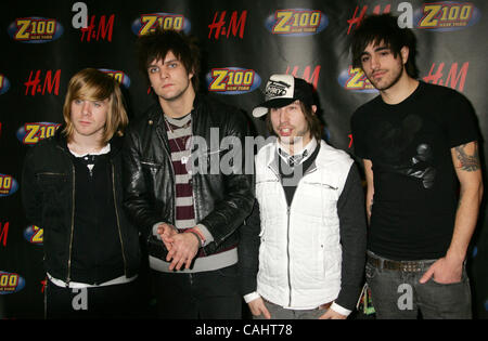 Bryan Donahue of Boys Like Girls performs at the 2007 Vans Warped