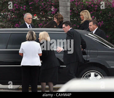 122007 dh met funeral Photo by Damon Higgins/The Palm Beach Post ...