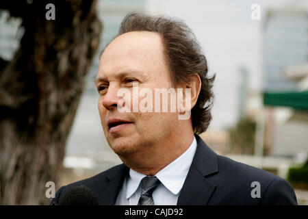 Jan 23, 2008 - Los Angeles, CA, USA -  BILLY CRYSTAL  arrives at the funeral for Suzanne Pleshette who passed away January 20, 2008 at her home. The service was held at Hillside Memorial Park and Mortuary.  Photo by Jonathan Alcorn/ZUMA Press. © Copyright 2008 by Jonathan Alcorn Stock Photo