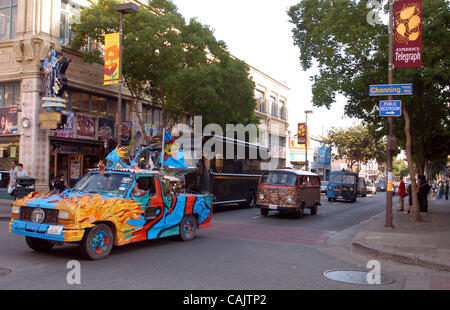 The Art Cars make their way along Telegraph Avenue and continued their path through the city streets during the annual Art Car Parade on Thursday September 27, 2007 in Berkeley, Calif.  The Art Cars will be in the How Berkeley Can You Be? Festival, which will be held on Sunday.  (Gregory Urquiaga/Co Stock Photo