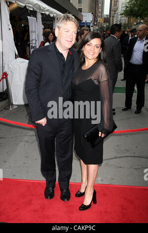 Sep 10, 2007 - Toronto, ON, Canada - KENNETH BRANAGH with wife LINDSAY BRUNNOCK at the premiere for 'Sleuth' at the 2007 Toronto Internaional Film Festival. (Credit Image: © Dan Herrick/ZUMA Press) Stock Photo