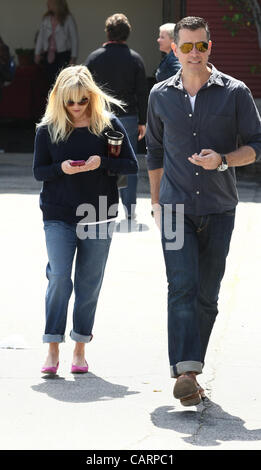 REESE WITHERSPOON & JIM TOTH REESE WITHERSPOON SIGHTING LOS ANGELES CALIFORNIA USA 15 April 2012