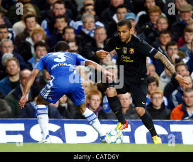 18.04.2012. Stamford Bridge, Chelsea, London.  Alexis Sanchez of  FC Barcelona  takes on Chelsea's Ashley Cole during the Champions League Semi Final 1st  leg match between Chelsea and Barcelona  at Stamford Bridge, Stadium on April 18, 2012 in London, England. Stock Photo