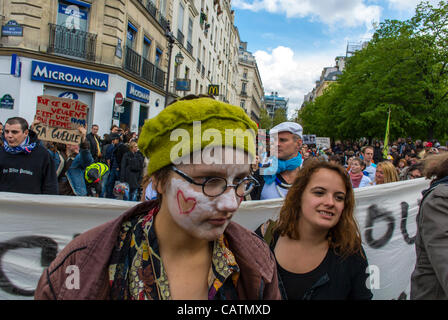 Paris, France, Crowd French Teenagers in 'Indignants' Demonstration Protest on street, Against 'Unrepresentative' French Presidential Elections in Street Stock Photo