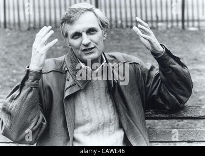 ALAN ALDA 1989.Crimes and Misdemeanors.SUPPLIED BY   Photos inc.(Credit Image: Â© Supplied By Globe Photos Inc/Globe Photos/ZUMAPRESS.com) Stock Photo