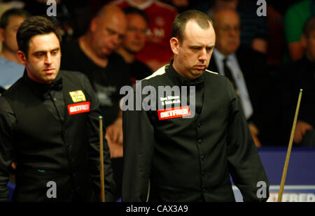 30.04.2012 - Mark Williams in action against Ronnie O'Sullivan at the third round of the World Championship at the Crucible, Sheffield. Stock Photo