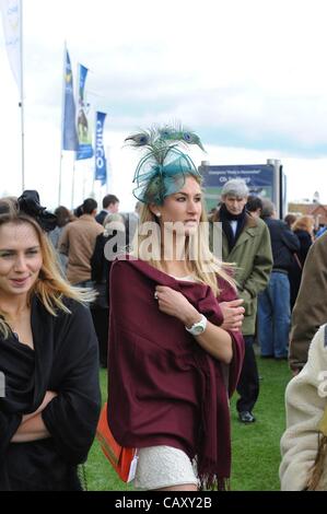 05.05.2012. Newmarket Guineas Horse Festival.  LADIES STILL PUT ON THE STYLE AT NEWMARKET RACES Stock Photo