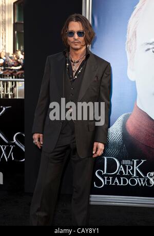 Johnny Depp at the Dark Shadows Premiere at the Chinese Theatre In Los ...