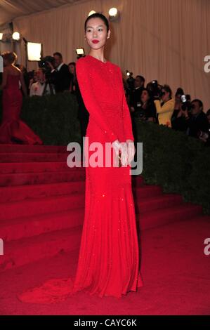 Liu Wen at arrivals for Schiaparelli and Prada: Impossible Conversations - Metropolitan Museum of Art's 2012 Costume Institute Gala Benefit - Part 6, Metropolitan Museum of Art, New York, NY May 7, 2012. Photo By: Gregorio T. Binuya/Everett Collection Stock Photo