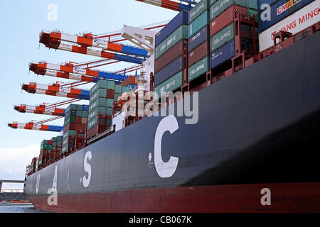 Al Riffa Ship The brandnew container vessel Al Riffa (from arabian company UASC ...