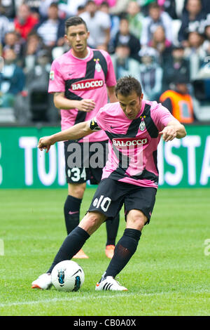 Alessandro Del Piero (Juventus),  MAY 13, 2012 - Football / Soccer :  Alessandro Del Piero of Juventus scores during the Italian 'Serie A' match between Juventus 3-1 Atalanta at Juventus Stadium in Turin, Italy. (Photo by Enrico Calderoni/AFLO SPORT) [0391] Stock Photo