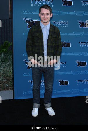 ELIJAH WOOD TRON: UPRISING. VOICE CAST PREMIERE BURBANK LOS ANGELES CALIFORNIA USA 12 May 2012 Stock Photo