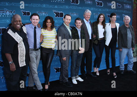 REGINALD VELJOHNSON & NATE CORDDRY & EMMANUELLE CHRIQUI & PAUL REUBENS & ELIJAH WOOD & BRUCE BOXLEITNER & MANDY MOORE & TRICIA H Stock Photo