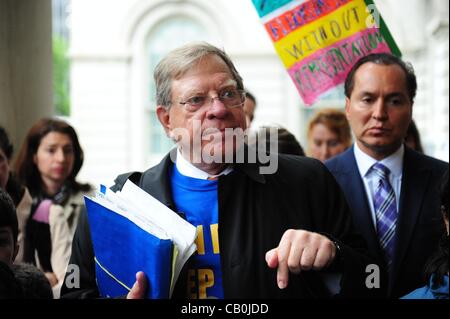 May 15, 2012 - Manhattan, New York, U.S. - PAUL BIEBER of the Fluoride Action Network speaks as City Council member Peter Vallone, Jr. with health care professionals, researchers and students from PS 122 express opposition to the fluoridation of the City's water supply during a press conference on t Stock Photo