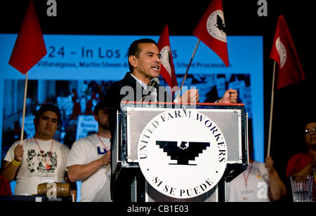 May 19, 2012 - Bakersfield, CA, USA -  Los Angeles Mayor Antonio Villaraigosa speaks to the delegates at the United Farm Workers' 50th Anniversary Convention. Some 2,000 delegates and supporters gathered to continue working on the legislative agendas and union organizing of farm workers which was be Stock Photo