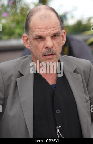 DENIS LAVANT HOLY MOTORS PHOTOCALL CANNES FILM FESTIVAL 2012 PALAIS DES FESTIVAL CANNES FRANCE 23 May 2012 Stock Photo