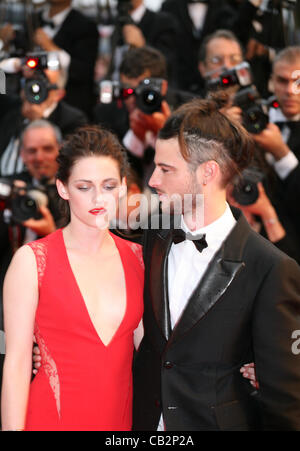 Kristen Stewart, Tom Sturridge at the Cosmopolis gala screening at the 65th Cannes Film Festival France. Cosmopolis is directed by David Cronenberg and based on the book by writer Don Dellilo.  Friday 25th May 2012 in Cannes Film Festival, France. Stock Photo