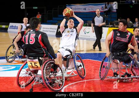 26.05.2012 Manchester, England. Germany and Japan in action during the Wheelchair Basketball at BT Paralympic World Cup from Sportscity. Germany beat Japan 63-49 thanks to an 18-point performance from Andre Bienek Stock Photo