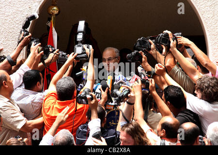 May 26, 2012 - Cairo, Egypt - Egyptian presidential candidate AHMED SHAFIQ speaks at a press conference at his office in Cairo Saturday. Shafiq paid tribute to the ''glorious revolution'' that toppled Hosni Mubarak, a dramatic turn-around for the former regime official who fought his way into the ru Stock Photo