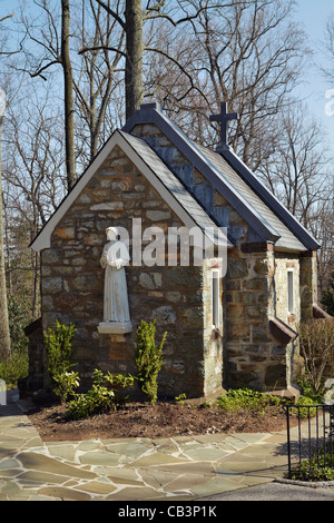 The rear exterior of the Corpus Christi Chapel and its statue of St. Elizabeth Ann Seton, Emmitsburg, Maryland. Stock Photo