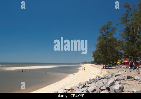 Ocean Maputo Africa, Mozambique, Maputo. Beach area along on Maputo Bay in the ...