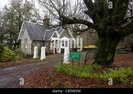 Torosay North Lodge, at the former entrance to Torosay Castle (now in private hands), Craignure, Isle of Mull, Scotland. Stock Photo