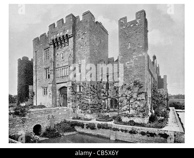 Hever Castle Edenbridge Kent England country house tourist attraction gatehouse walled bailey Stock Photo