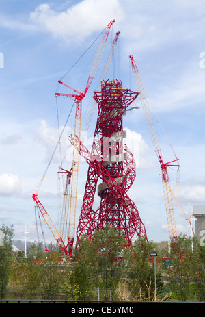 The ArcelorMittal Orbit observation tower under construction in the Olympic Park in Stratford, London Stock Photo