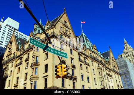 Exterior of Dakota Building in Central Park West Manhattan New York NYC USA where John Lennon lived with Yoko before he was murdered Stock Photo