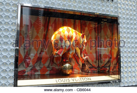 Louis Vuitton shop window decorated with colourful balloons, gold Stock Photo: 170519247 - Alamy