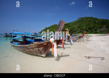Long-tail boats at Loh Lana bay, Phi Phi Don Island, Thailand Stock Photo